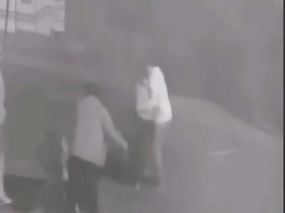 man is brutally beaten by 4 guys