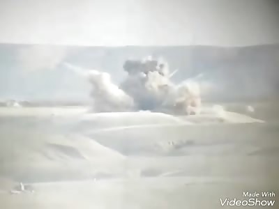 Deir Ez-Zour- Syrian army destroys a trench for IS Jihadists with a tank shell