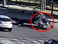 Motorcyclist in Volgograd dies after hitting a car (multiple angles)