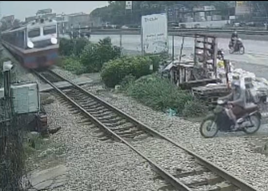 Vietnamese Biker Wrecked On The Train Tracks