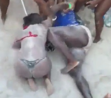 Brazilian Girls Fight at the Beach 
