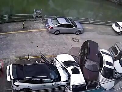A car driver collides with a group of cars and kills a person