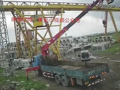 Man falls from crane after getting electrocuted from a wire