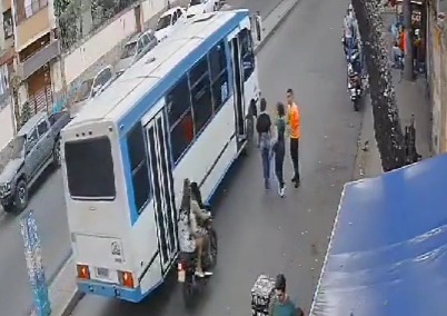 WHO IS THE GUILTY, THE MOTORIST OR THE BUS DRIVER...?