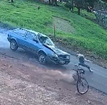 cyclist dies in a brutal accident
