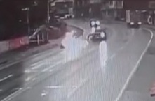 [CCTV]Fatal motorcycle crash 