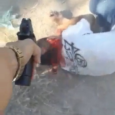 Captured In Favela Rival Gang Member Executed In Cold Blood.
