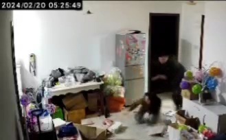 Chinese man beat the shit out of his wife 