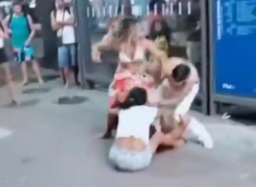 LOL: Brazilian Drunk Couples Fighting 