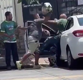 Taxi driver savagely beaten by angry motorcyclist 