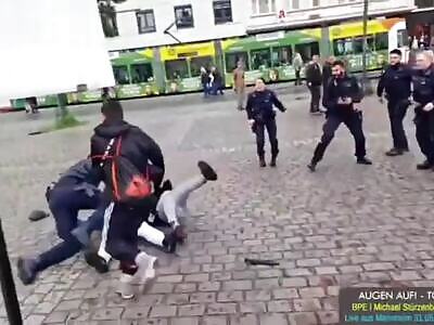 Knife attack in Germany by muslim (update : cop died)
