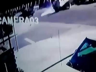 Plane Crash Lands on Street in Los Angeles (CCTV)