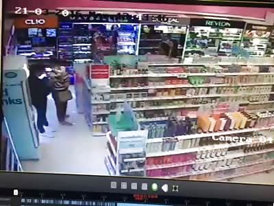 Woman Stabs Saleswoman in the Back Because of Jealousy 