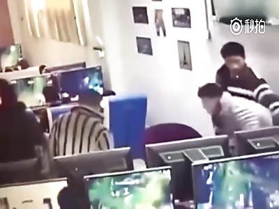 Man Gets Brutally Stabbed Inside Computer Shop