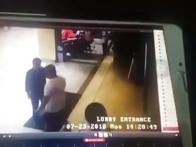  Man Shot Dead by Security Guard for Acting like a Bully. Skip to 1:10
