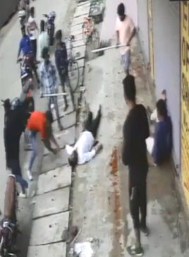 Two Men Clubbed to Death During Broad Daylight Argument in India