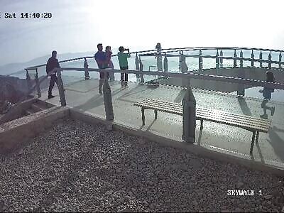 Guy Jumps To His Death In Front Of Tourists