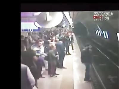 Suicide: Man jumps in front of moving train
