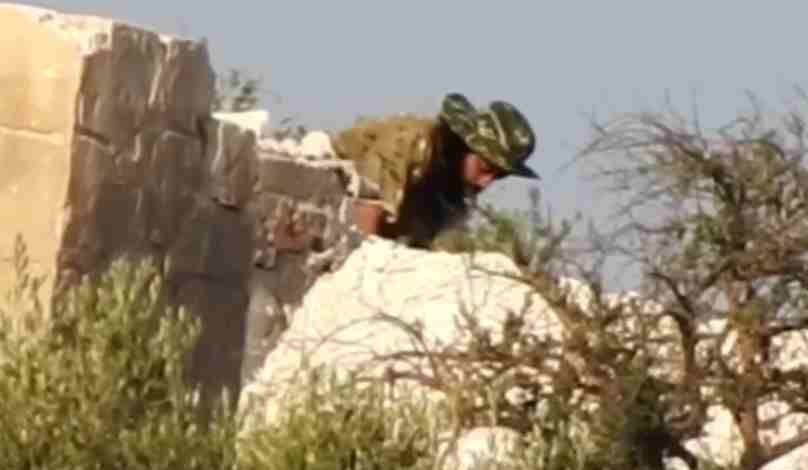 Russian snipers kill Syrian rebel. 