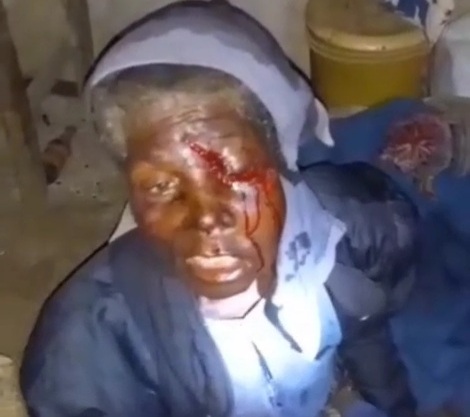 Family members hacked by machete 