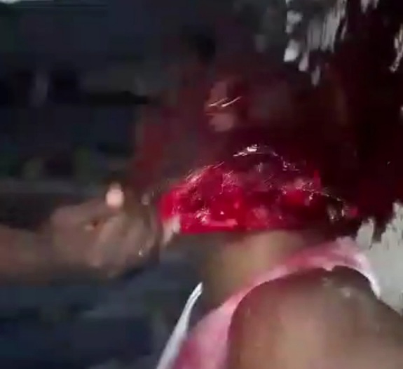 [LAST GASPS OF AIR]criminal killed by machete blow to the neck 