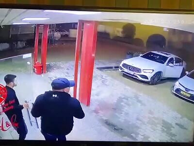 Palestinian Man is Shot to Death in the Town of Dhahiriya