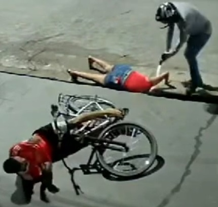 Couple On Bicycle Executed In Brazil (Full Video)