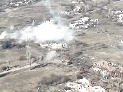 Russian tank crew storms enemy positions near Chasov Yar