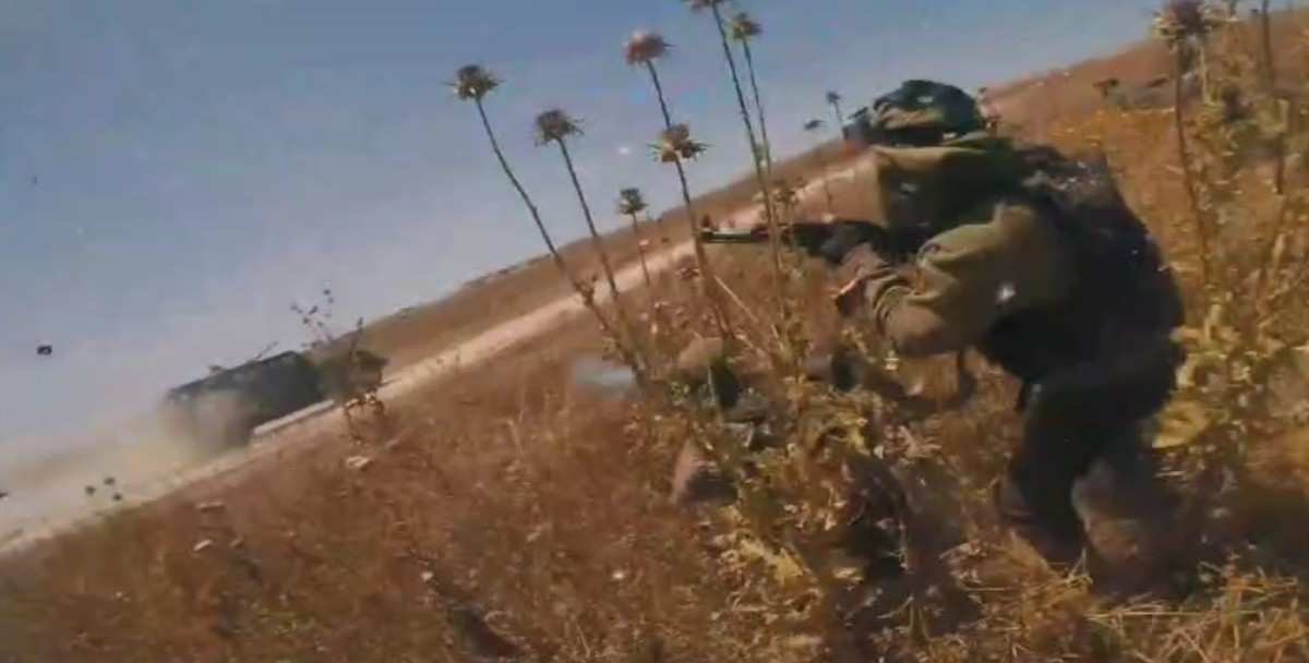 Hamas ambushes an Israeli civilian Jeep
