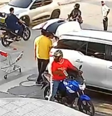 Karma at Its Finest...Armed Robber Got Fucked Up!..