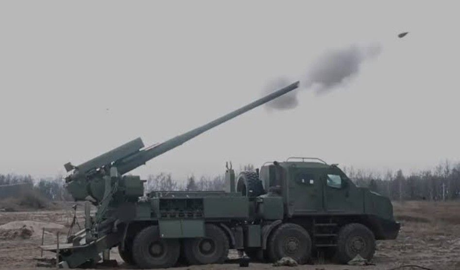 Bohdana howitzer destroyed by Ka-52. 