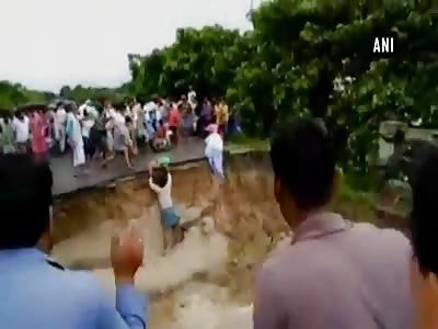 3 family members drowned as bridge collapses in Bihar, india