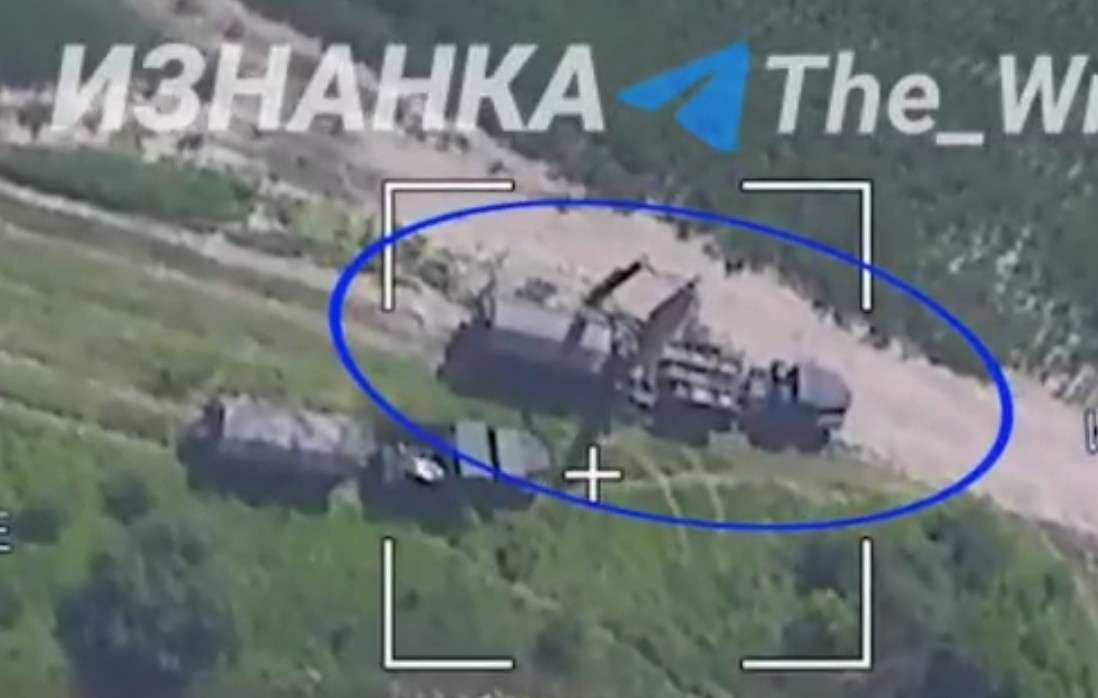 Expensive Ukrainian radar station destroyed by 2 Lancets. 