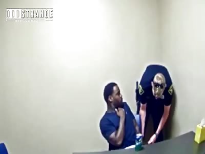 Murder suspect tries to snatch copâ€™s gun inside interview room