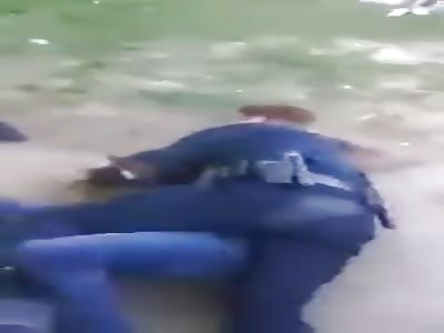 White cop gets beaten by mob of blacks while arresting the suspect  