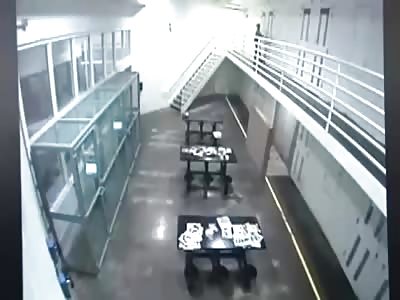Shocking Moment a Prison Guard Saved the Life of Suicidal Inmate