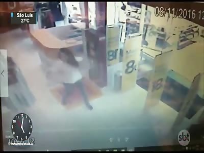 women drops thief with a kick