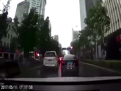 Lightning strikes a car while driving