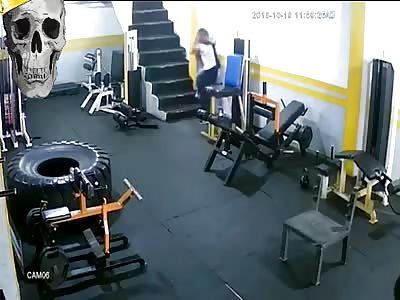 Brutal: Colombian Bodybuilder Attacks His Ex-Girlfriend Who Refused To
