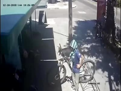 Bike thief gets some instant karma