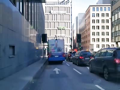 [Sweden]Natural gas powered bus hits warning beams for tunnel explodes