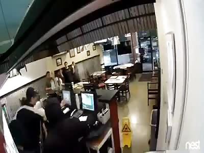 Armed robbery in China 