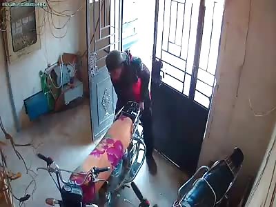 Unlucky motorcycle thief gets shoot 