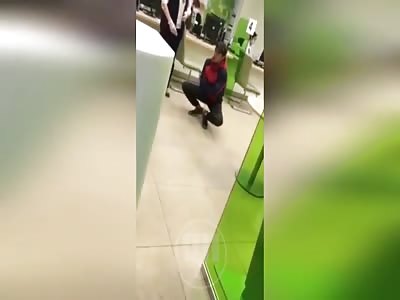 BATH SALTS USER FREAKS OUT IN THE BANK BEFORE GETTING ARRESTED