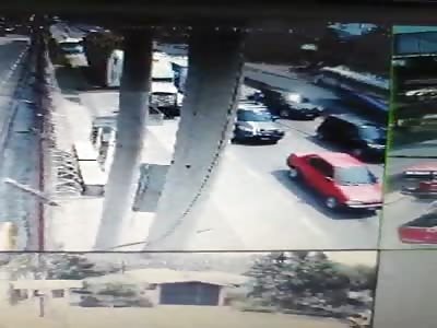 Shocking accident  Big truck without break 