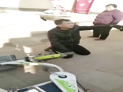 Chinese motorcycle thief gets hard beating 