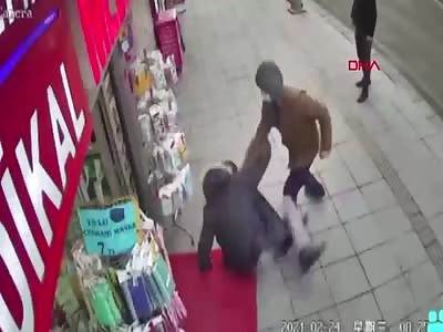 Turkish man fighting thief 