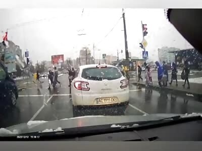 Teenager ran a red light at great speed and hit a crowd of pedestrians