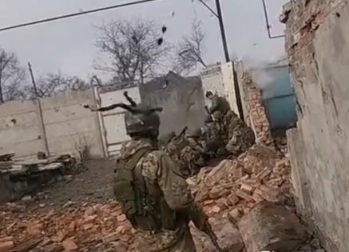 Russian soldier saved by his helmet from sniper shoot 