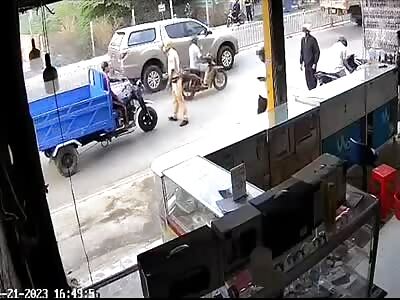 Indian man crashed police officers by his pick up 